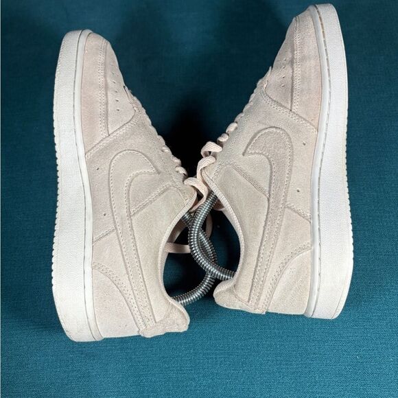 Size 7.5 - Women’s Nike Court Visión Low - Picture 6 of 9